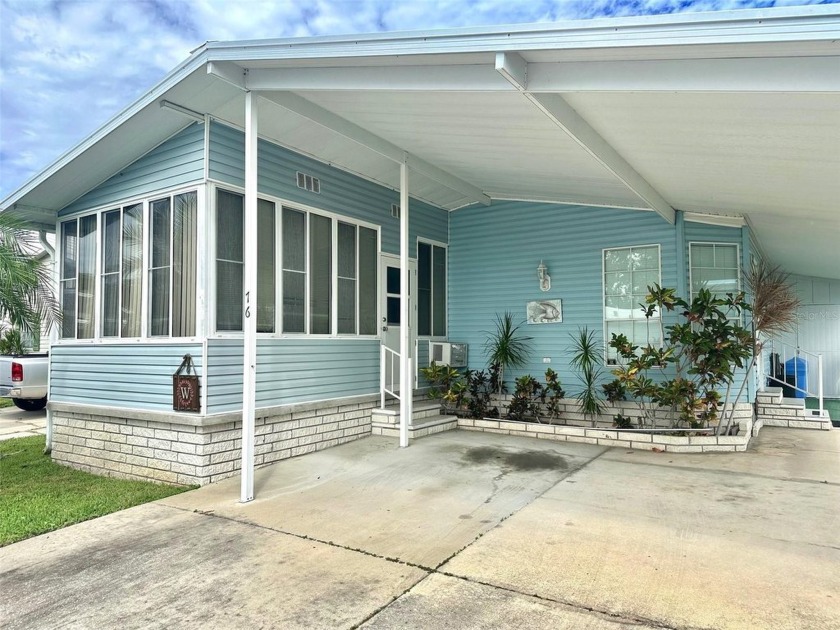 Charming & Spacious 2 bedroom, 2 bath, 1992 Impressive - Beach Home for sale in Pinellas Park, Florida on Beachhouse.com