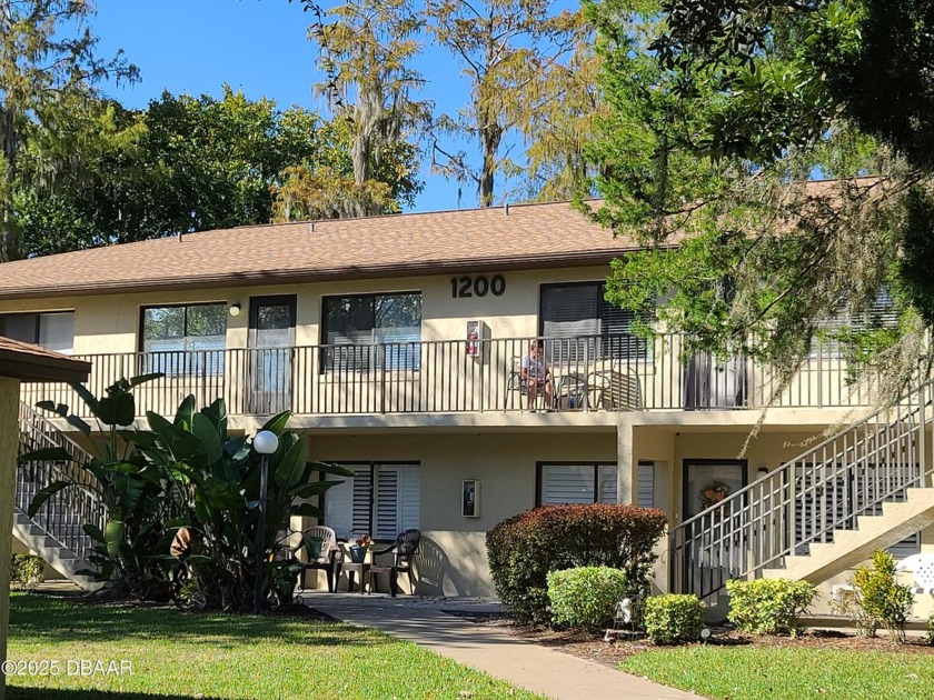 Great location ! This 2 bedroom 2 bath Condominium is convenient - Beach Condo for sale in South Daytona, Florida on Beachhouse.com