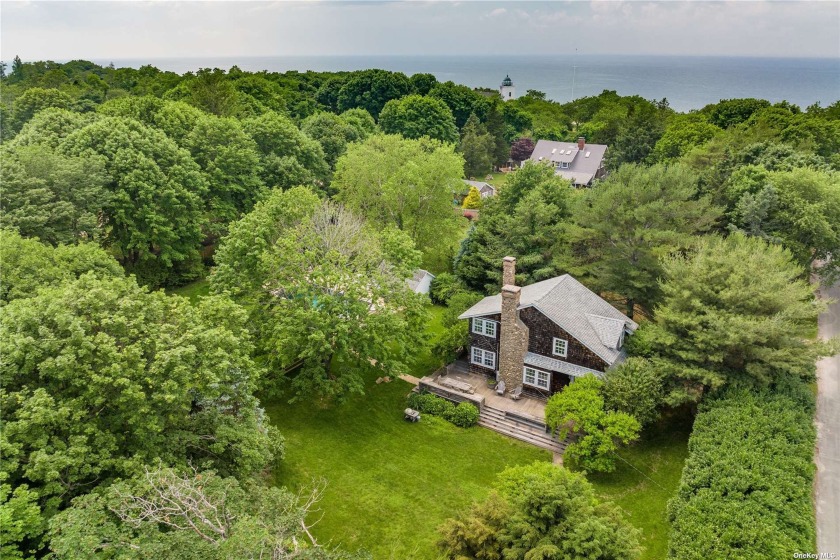 This charming 1927 shingled cottage is the epitome of New - Beach Home for sale in Southold, New York on Beachhouse.com