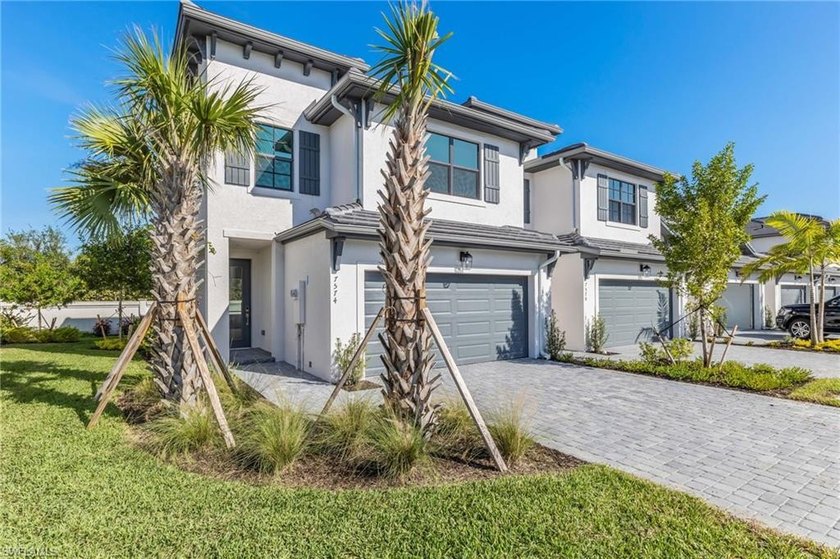Contemporary living awaits in this End-Unit townhome in - Beach Townhome/Townhouse for sale in Naples, Florida on Beachhouse.com