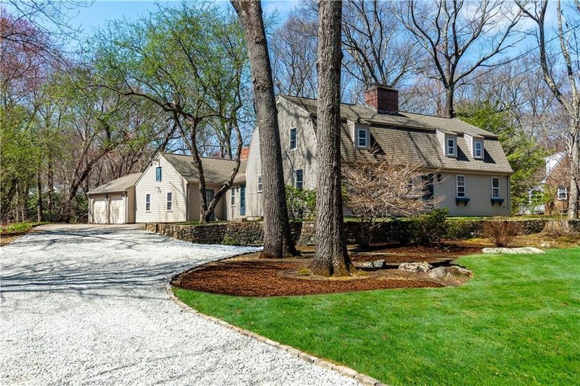 Classic Reproduction Gambrel offering timeless charm and - Beach Home for sale in East Greenwich, Rhode Island on Beachhouse.com