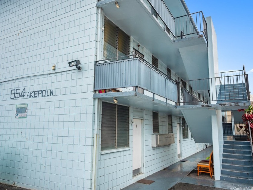 Investment Opportunity! 15-unit apartment building in Dillingham - Beach Lot for sale in Honolulu, Hawaii on Beachhouse.com
