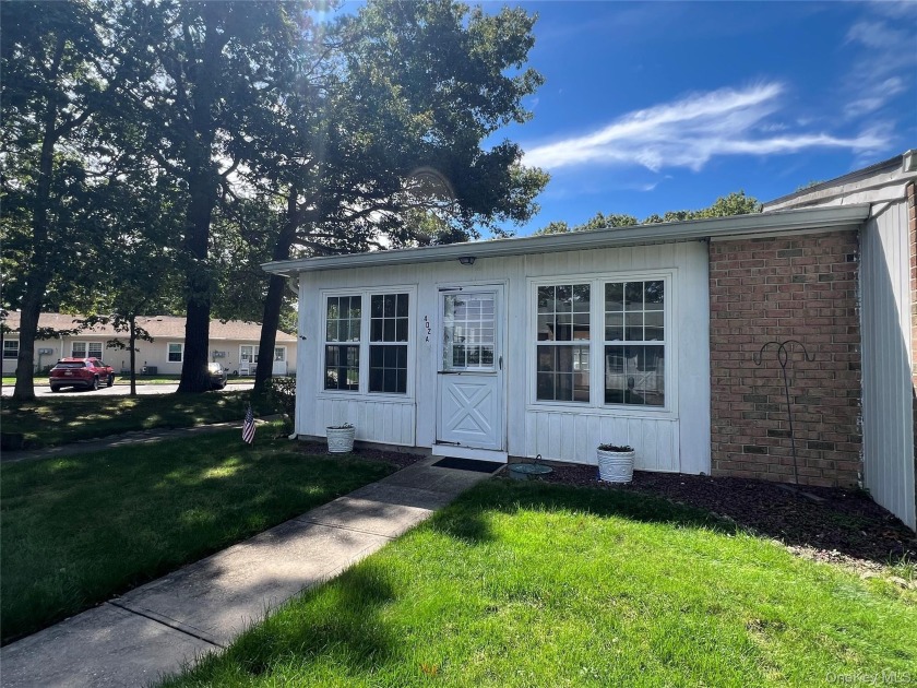 Great location. Corner unit Greenbriar Model with heated and - Beach Condo for sale in Ridge, New York on Beachhouse.com