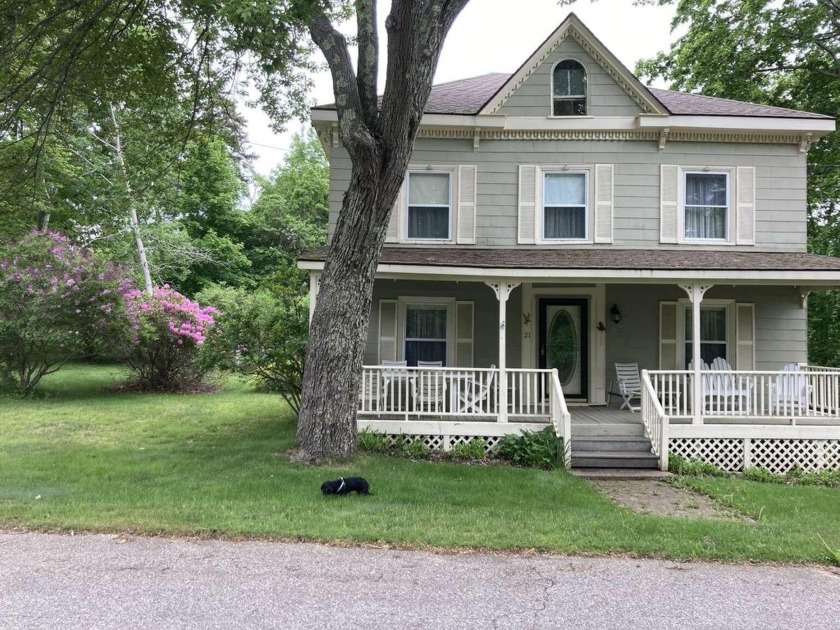 Historical Victorian Colonial hilltop summer home that is safe - Beach Home for sale in Long Island, Maine on Beachhouse.com