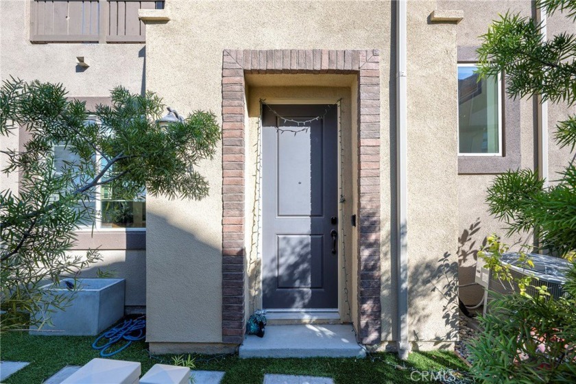 Welcome to this  rare end unit condo in Oceanside! It features 4 - Beach Townhome/Townhouse for sale in Oceanside, California on Beachhouse.com