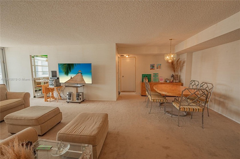 must- see spacious 2- bedroom,  2- bathroom  condo  with - Beach Condo for sale in Sunny Isles Beach, Florida on Beachhouse.com