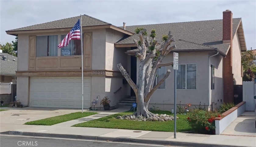 9522 Yellowstone Drive offers a rare opportunity in the highly - Beach Home for sale in Huntington Beach, California on Beachhouse.com