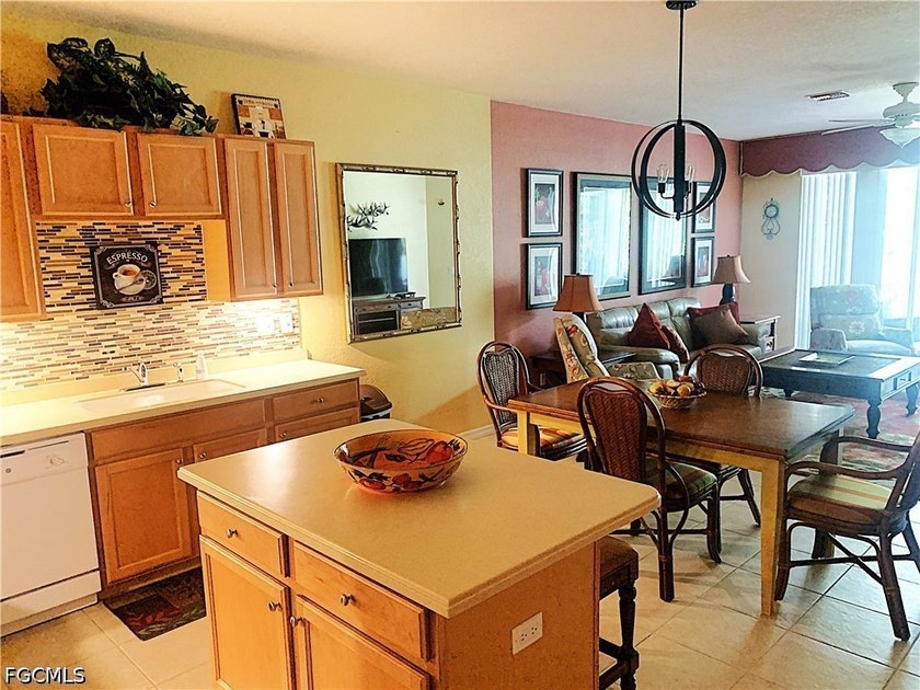 This custom, Coastal-designed condo is MOVE-IN READY! It is - Beach Condo for sale in Fort Myers, Florida on Beachhouse.com