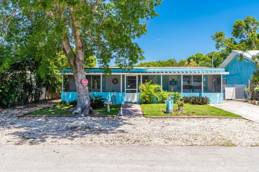 Beautiful, updated concrete home WITH OVER 2,000 SQ. FT. OF - Beach Home for sale in Key Largo, Florida on Beachhouse.com
