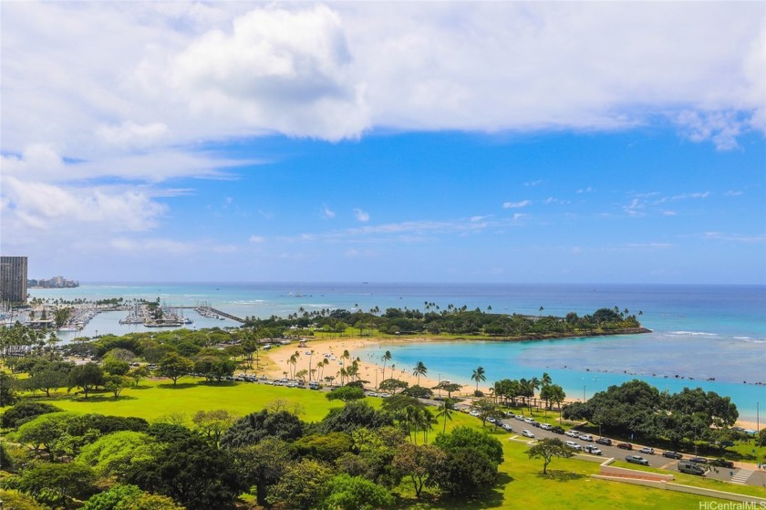 Amazing view! Ocean & Diamond Head view. 1350 Ala Moana is - Beach Condo for sale in Honolulu, Hawaii on Beachhouse.com