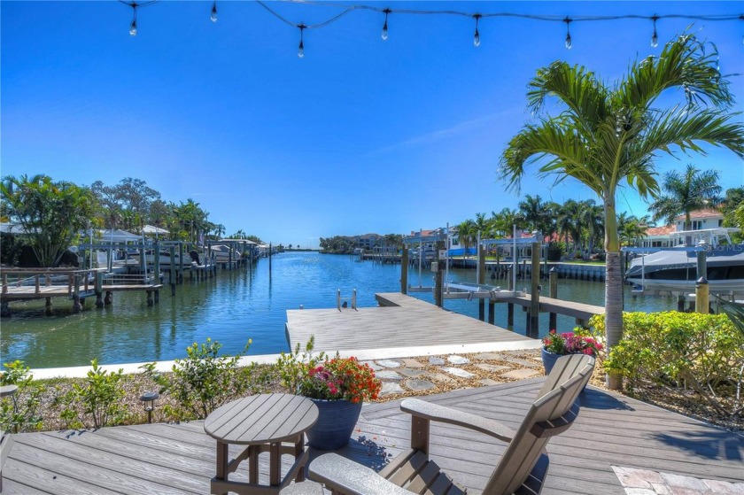 Outstanding Dana Shores waterfront masterpiece! Complete - Beach Home for sale in Tampa, Florida on Beachhouse.com