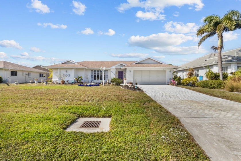 Lowest priced pool home in Gulf View Estates with LOW HOA - only - Beach Home for sale in Venice, Florida on Beachhouse.com