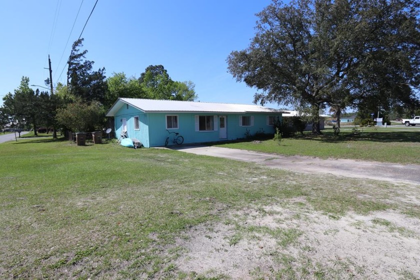 This 3BR FLORIDA COTTAGE  HOME IS LOCATED IN THE HEART OF PORT - Beach Home for sale in Port St Joe, Florida on Beachhouse.com