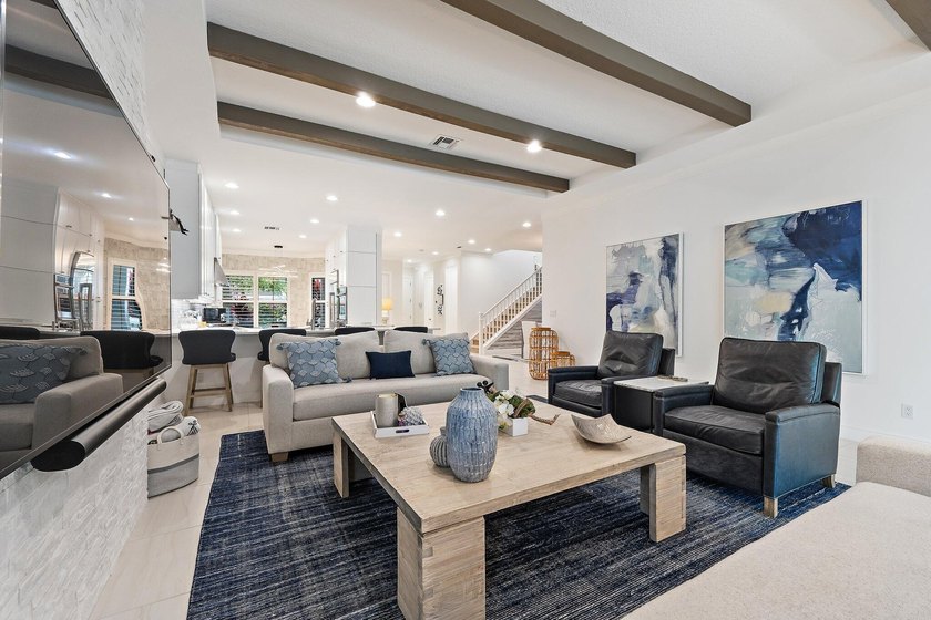 Beautifully appointed residence located in the prestigious - Beach Home for sale in Palm Beach Gardens, Florida on Beachhouse.com