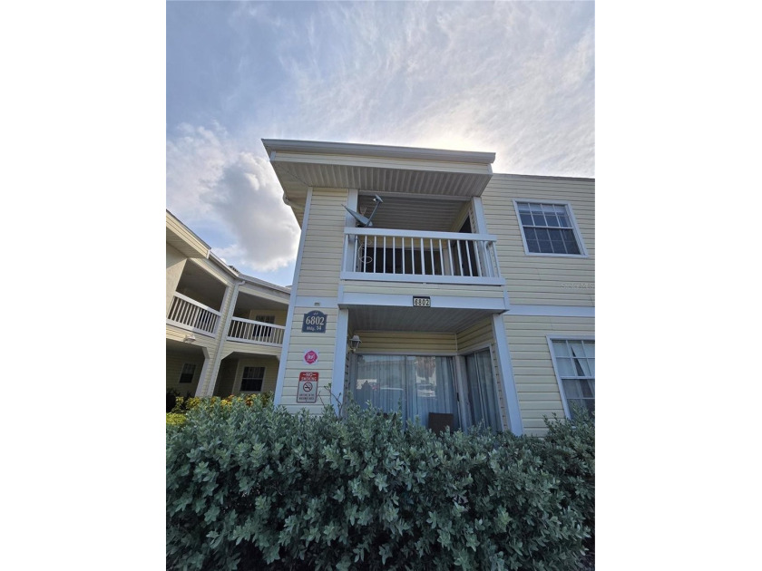 Welcome to this inviting 2-bedroom, 1.5-bath corner unit located - Beach Condo for sale in St. Petersburg, Florida on Beachhouse.com