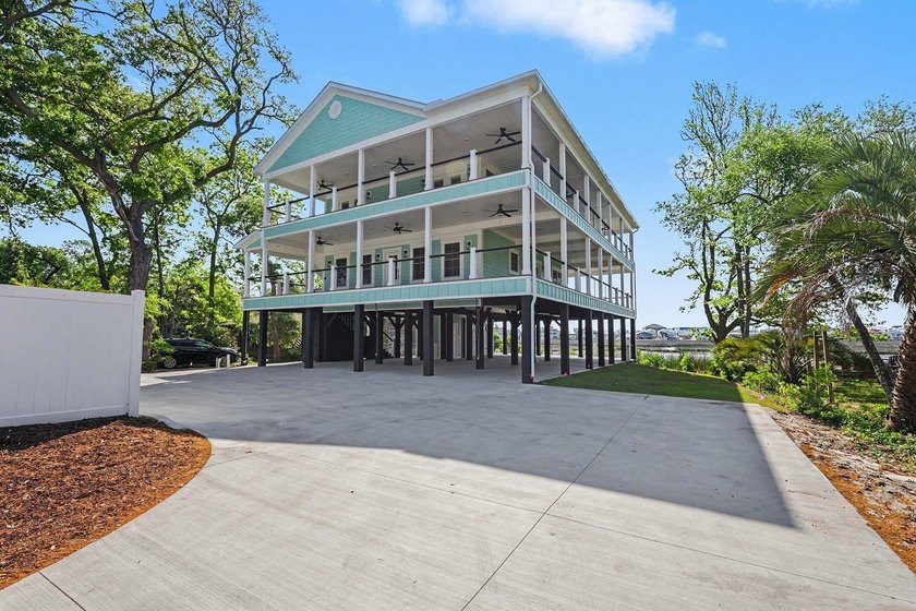 Welcome to Your Dream Home in Murrells Inlet! Discover this - Beach Home for sale in Murrells Inlet, South Carolina on Beachhouse.com