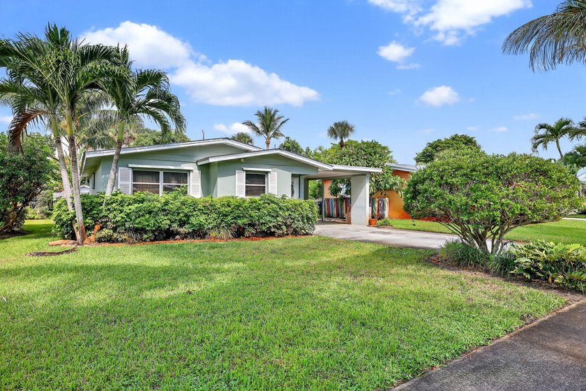 Opportunity doesn't just knock; it's practically shouting! This - Beach Home for sale in Stuart, Florida on Beachhouse.com