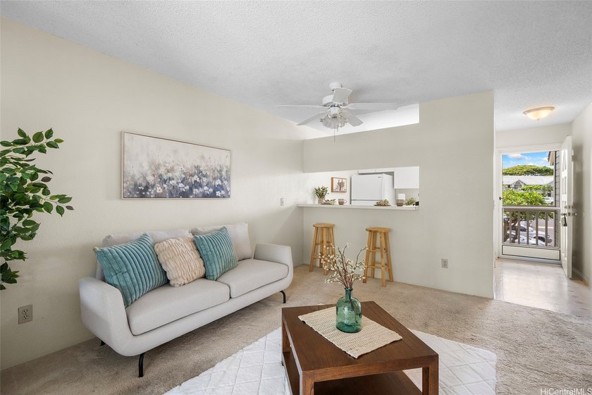 Welcome home to this 2 bedroom, 1 bath townhouse unit, ready for - Beach Condo for sale in Waipahu, Hawaii on Beachhouse.com