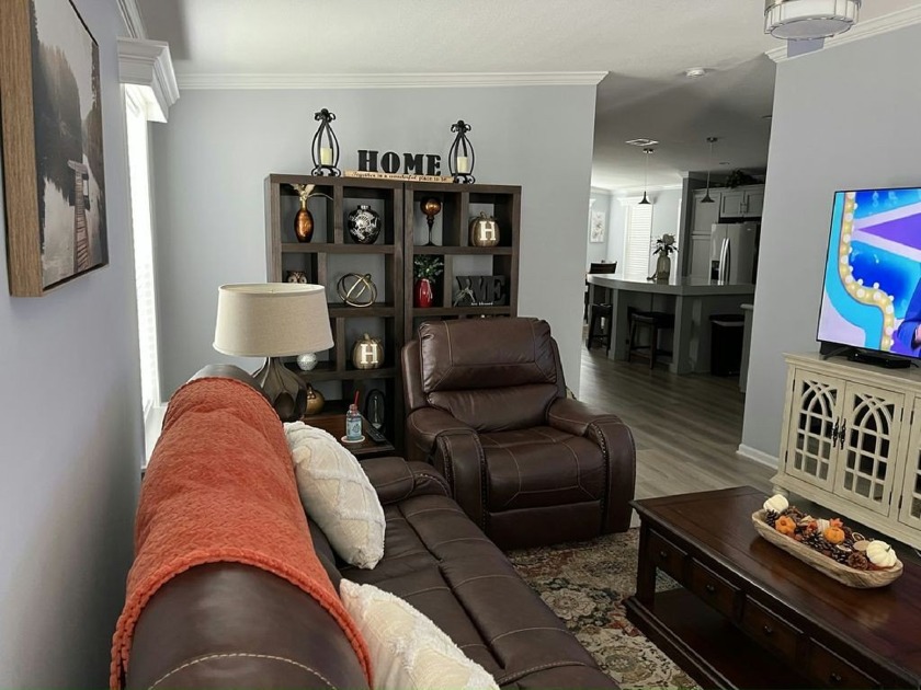 PRISTINE HOME OFFERED-GATED COMMUNITY! Discover your perfect - Beach Home for sale in Ellenton, Florida on Beachhouse.com