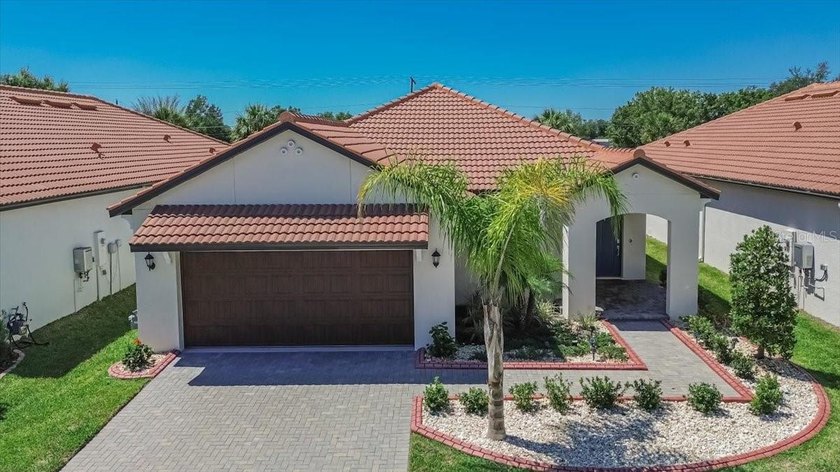 Welcome to resort-style living in the highly sought-after 55+ - Beach Home for sale in Wimauma, Florida on Beachhouse.com