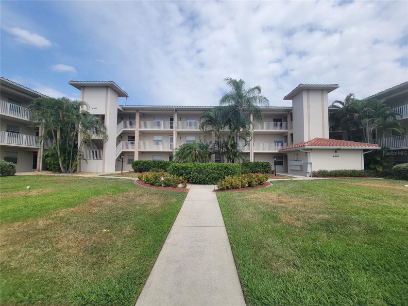 PRICEREDUCTION!!!! Charming Turnkey Condo with Stunning - Beach Condo for sale in Bradenton, Florida on Beachhouse.com