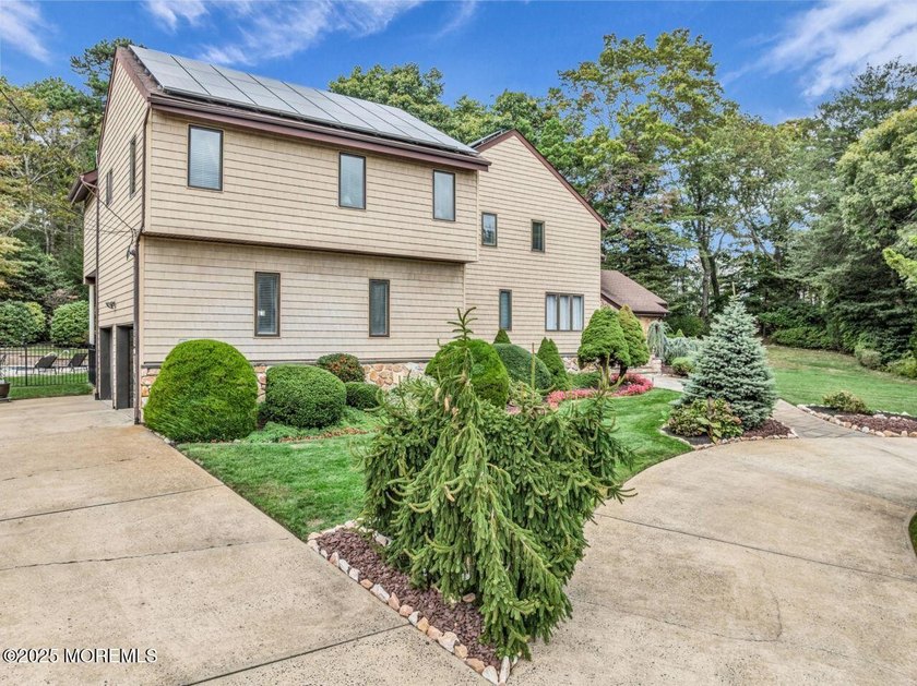 Rare true mother-daughter in desirable Brielle, just minutes - Beach Home for sale in Brielle, New Jersey on Beachhouse.com