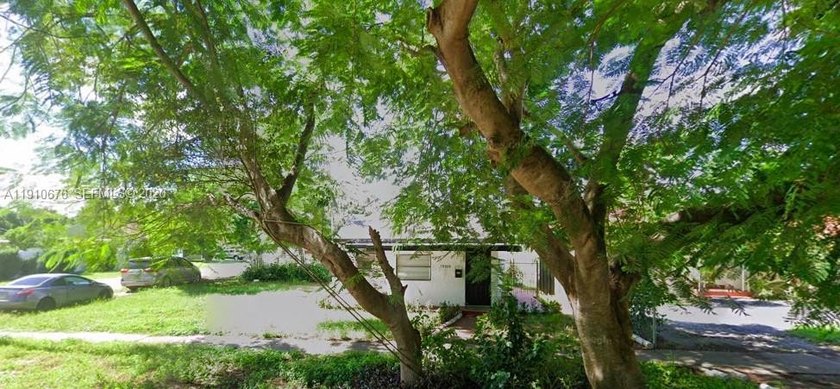 Welcome to this beautifully updated home in Miami Shores! - Beach Home for sale in Miami, Florida on Beachhouse.com