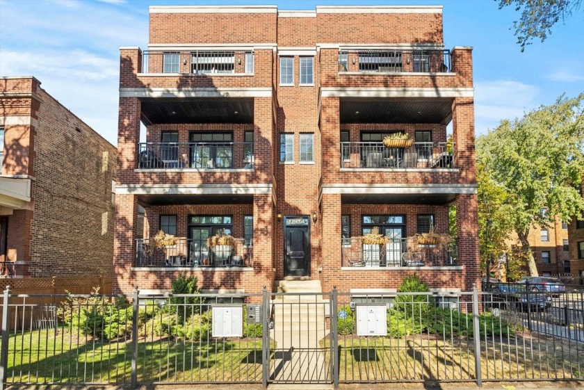 Welcome to this stunning, beautifully-appointed penthouse in one - Beach Home for sale in Chicago, Illinois on Beachhouse.com