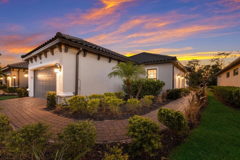 Your perfect Florida golf home awaits! Beautifully appointed 2 - Beach Home for sale in Bradenton, Florida on Beachhouse.com