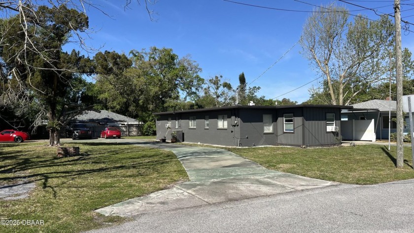 Turnkey rental property ready for smooth transition to a new - Beach Home for sale in Holly Hill, Florida on Beachhouse.com