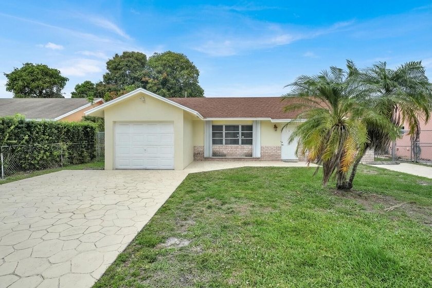 Today functioning as a 3-bedroom, 1.1-bath home, this property - Beach Home for sale in Boynton Beach, Florida on Beachhouse.com