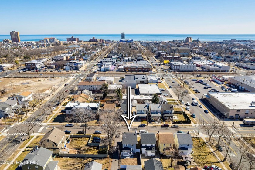 PRICE IMPROVEMENT - Present your offers

Charming fully - Beach Home for sale in Asbury Park, New Jersey on Beachhouse.com