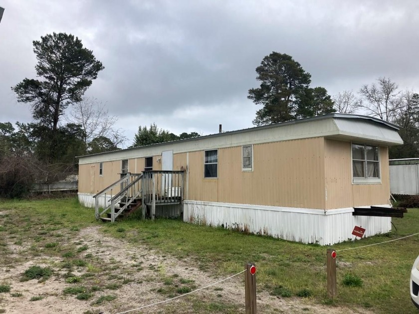 Nice Mobile home, 2 Bedroom, 1 Bath, Central Heat and Air  on a - Beach Home for sale in Carabelle, Florida on Beachhouse.com