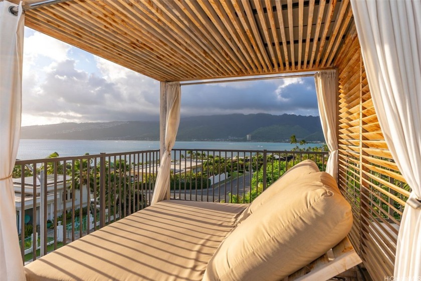 If you are looking for VIEWS, this is it! Breathtaking and - Beach Home for sale in Honolulu, Hawaii on Beachhouse.com