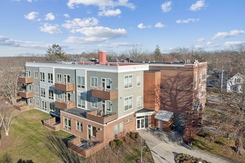 Experience the perfect blend of contemporary living and - Beach Condo for sale in South Portland, Maine on Beachhouse.com