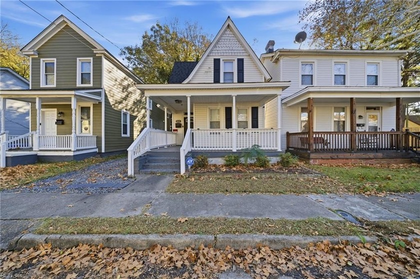 Fall in love with this adorable 3 Bedroom, 2 Bath home offering - Beach Home for sale in Portsmouth, Virginia on Beachhouse.com