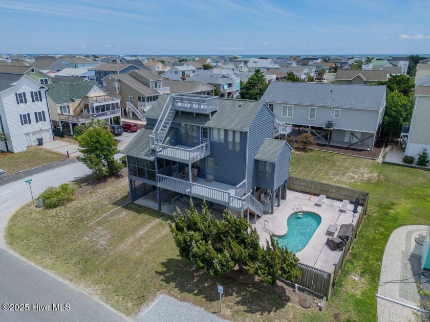 A convenient 5-minute walk from the 4th Street beach access and - Beach Home for sale in Sunset Beach, North Carolina on Beachhouse.com
