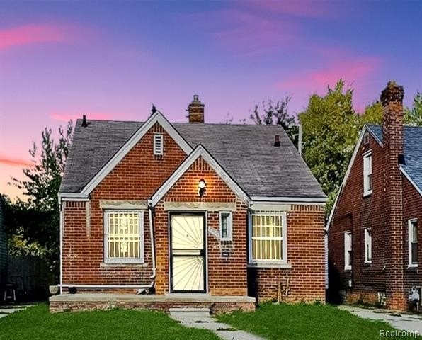 NEW PRICE!
Here is a solid and newly freshened up brick 3 - Beach Home for sale in Detroit, Michigan on Beachhouse.com