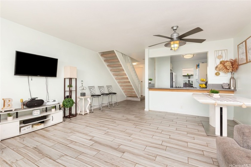 This spacious upgraded split level 2 bedroom residence offers an - Beach Condo for sale in Kapolei, Hawaii on Beachhouse.com