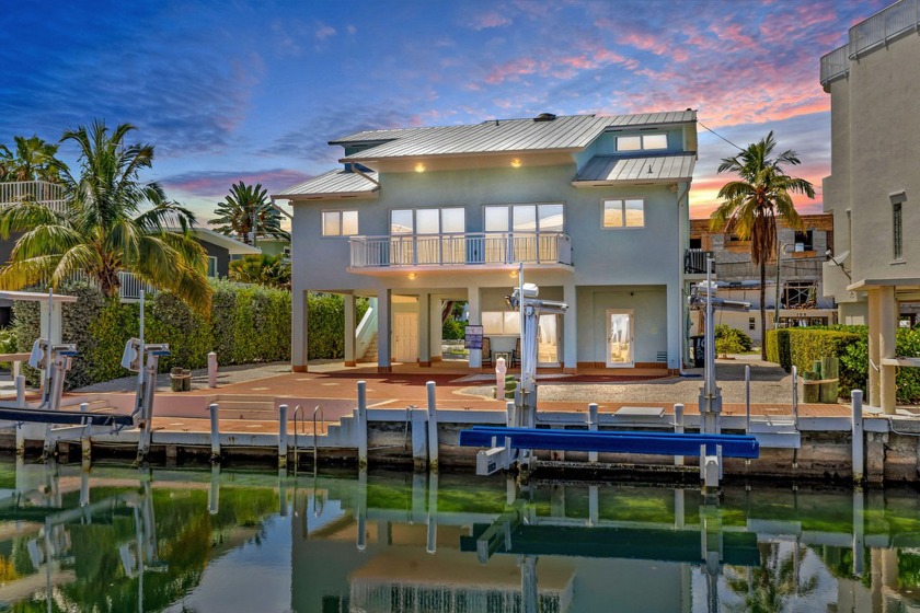 Boating & The Beach! Desirable Port Antigua canalfront home with - Beach Home for sale in Lower Matecumbe Key, Florida on Beachhouse.com