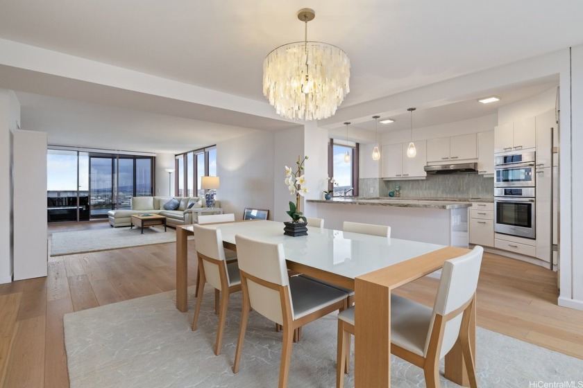 Welcome to Vibrant Kaka'ako! Enchanting, corner end unit with - Beach Condo for sale in Honolulu, Hawaii on Beachhouse.com