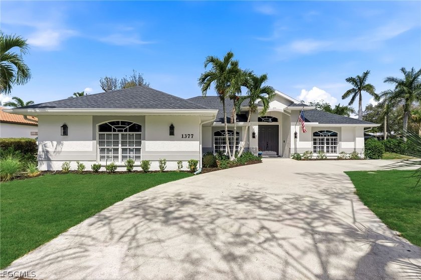 Coastal sophistication located in the heart of 33901!!! This - Beach Home for sale in Fort Myers, Florida on Beachhouse.com