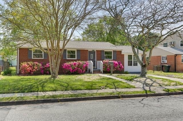 Outstanding! Turn key! Move-in ready 4 bedrooms, 2 HGTV bath - Beach Home for sale in Hampton, Virginia on Beachhouse.com