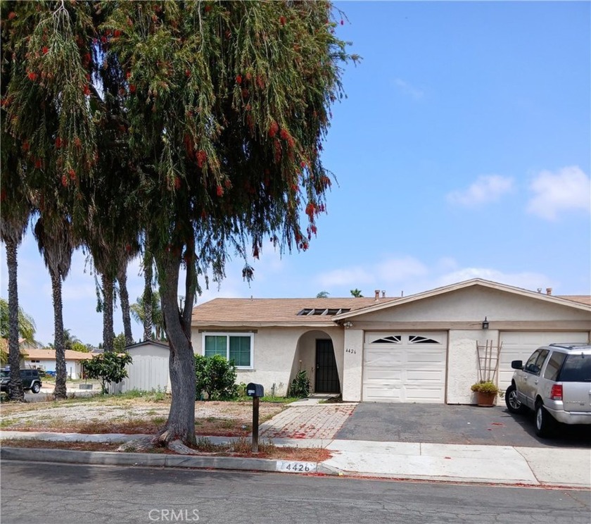 Twin Home with tons of potential! Good floor plan. Corner lot - Beach Home for sale in Oceanside, California on Beachhouse.com