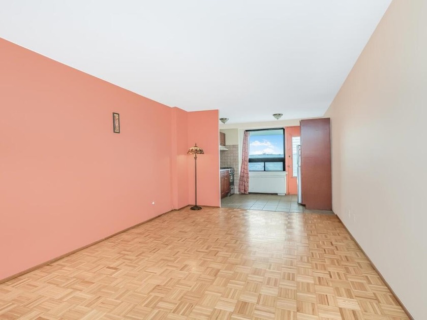 Rarely available studio apartment at The Windsors with large - Beach Home for sale in Bronx, New York on Beachhouse.com