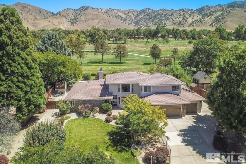 Superb custom home in one of the best golf course locations in - Beach Home for sale in Reno, Nevada on Beachhouse.com