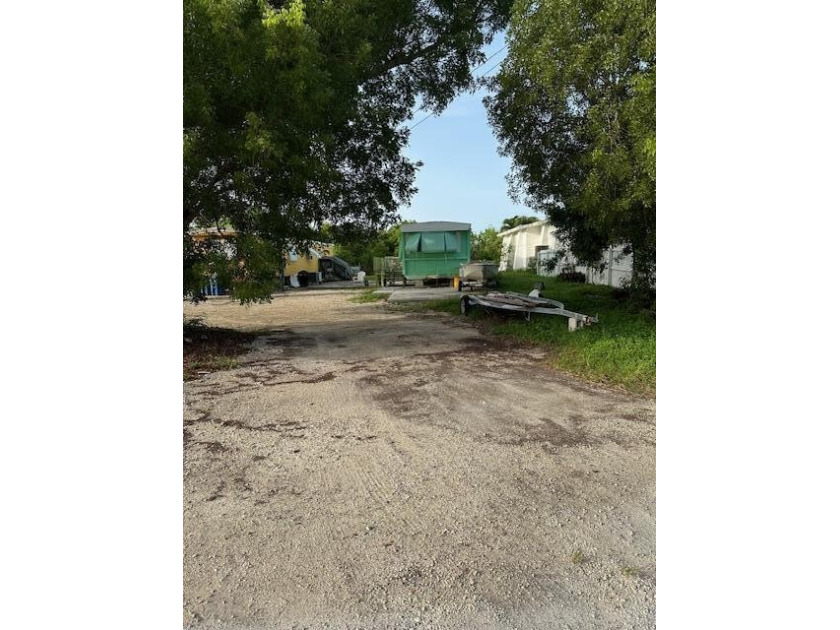 FINANCING POSSIBLE WITH 30% DOWN WITH 15 YEAR TERM.  Tenant has - Beach Home for sale in Key Largo, Florida on Beachhouse.com