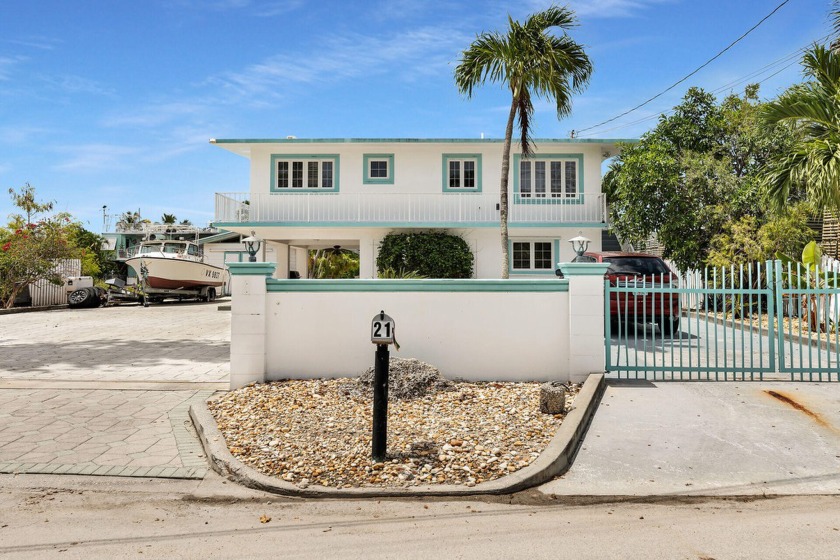 New to the market and offering multiple opportunities! This 2/2 - Beach Home for sale in Key Largo, Florida on Beachhouse.com