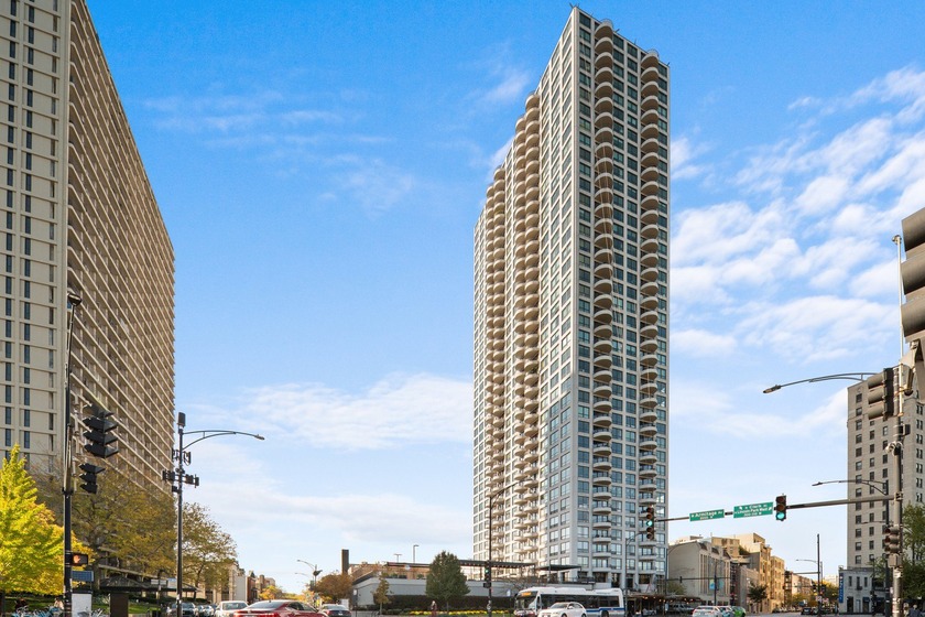 Welcome home to this beautifully updated one bed, one bath condo - Beach Condo for sale in Chicago, Illinois on Beachhouse.com