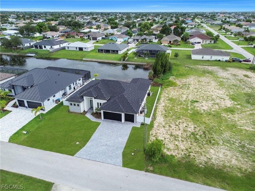 Don't miss the opportunity to live in this wonderful property - Beach Home for sale in Cape Coral, Florida on Beachhouse.com